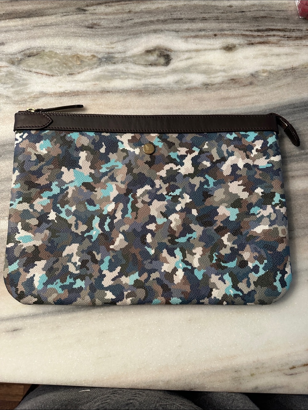 MISMO LAPTOP CASE -(14 in Mac book) -MSRP $190